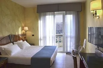 호텔 Ariae Dependance - Alihotels 산 조반니 로톤도